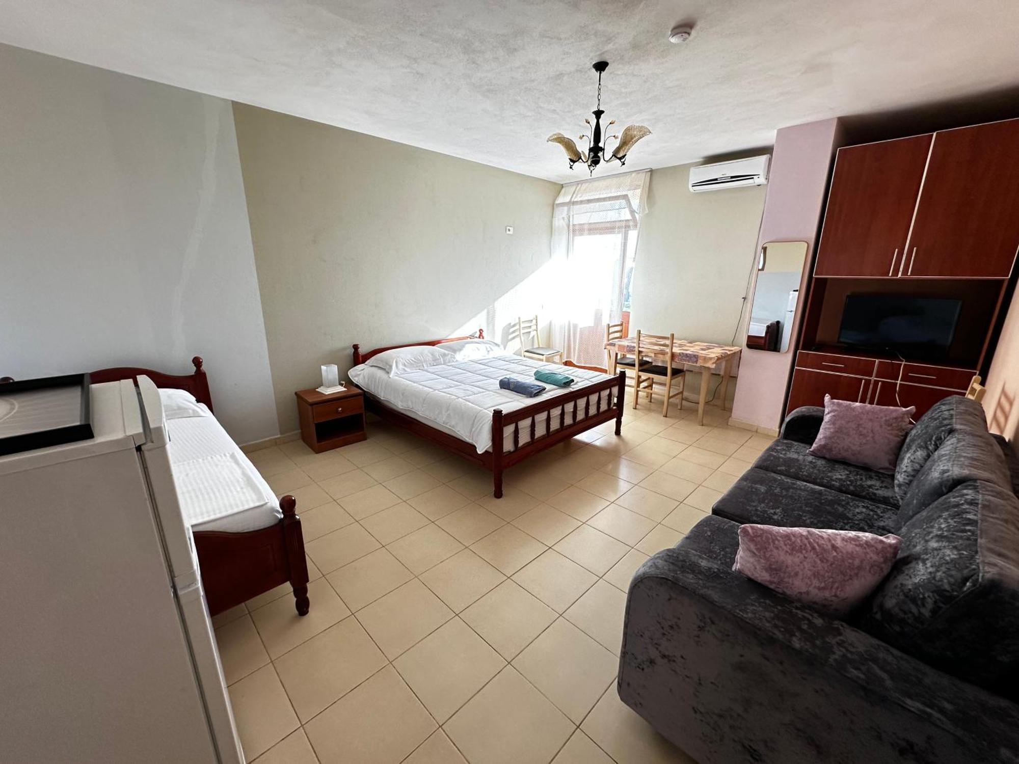 Romance Holiday Garden Inn Durres Exterior photo